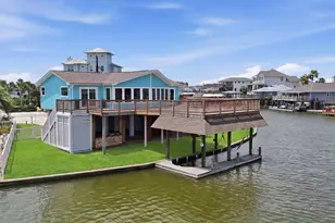 1326 Hawaii Dr, Tiki Island, TX 77554 - Photo 17