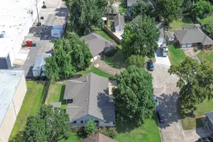 1619 Shadow Bend Dr, Houston, TX 77043 - Photo 13