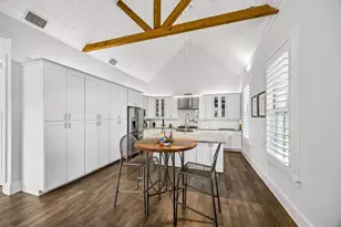 303 W Alamo St, Brenham, TX 77833 - Photo 9