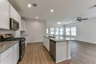 3906 Sugardale Street, Baytown, TX 77521 - Photo 13
