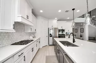 9811 Magnolia Estates Ln, Manvel, TX 77578 - Photo 13
