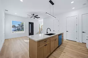 4633 Mallow St, Houston, TX 77051 - Photo 9