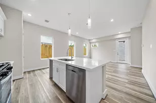 7520 Sandle St, Houston, TX 77088 - Photo 9