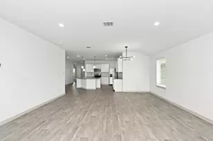 1826 Plantation Pl, Baytown, TX 77523 - Photo 3
