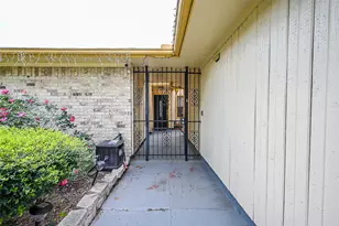 14431 Royal Hill Dr, Houston, TX 77083 - Photo 5