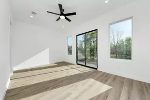 7935 Sunnyhill St, Houston, TX 77088 - Photo 9