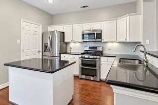 96 S Piper Trace, The Woodlands, TX 77381 - Photo 9