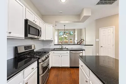 96 S Piper Trace, The Woodlands, TX 77381 - Photo 11