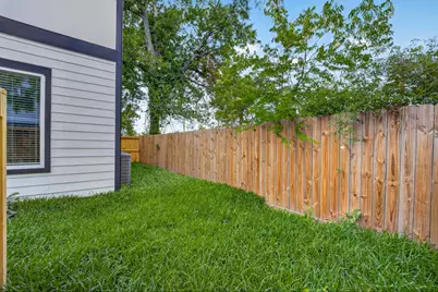 211 Clark Meadows Lane, Houston, TX 77076 - Photo 37