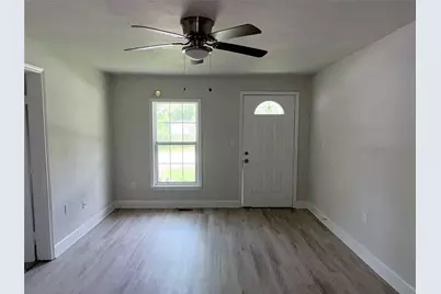 106 S 6th Street #B, Highlands, TX 77562 - Photo 7