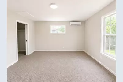 106 S 6th Street #B, Highlands, TX 77562 - Photo 11