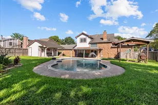 1016 Glenshannon Ave, Friendswood, TX 77546 - Photo 9