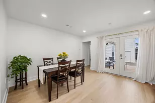 945 Dorothy St, Houston, TX 77008 - Photo 9