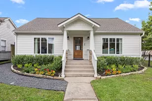 945 Dorothy St, Houston, TX 77008 - Photo 1