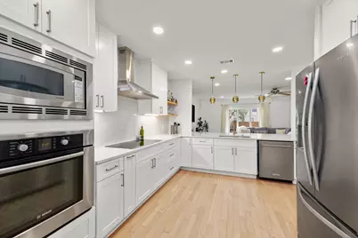 945 Dorothy Street, Houston, TX 77008 - Photo 11