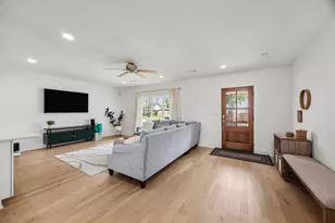 945 Dorothy St, Houston, TX 77008 - Photo 7
