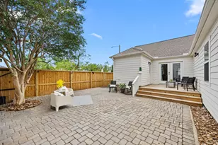 945 Dorothy St, Houston, TX 77008 - Photo 15