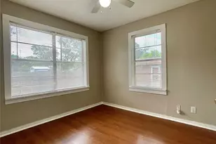 718 E Wilkins St, Angleton, TX 77515 - Photo 9