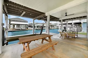 22110 Deaf P Smith Dr, Galveston, TX 77554 - Photo 25