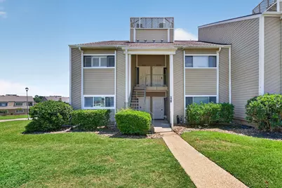 132 April Point Drive S, Conroe, TX 77356 - Photo 3
