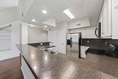 132 April Point Drive S, Conroe, TX 77356 - Photo 11