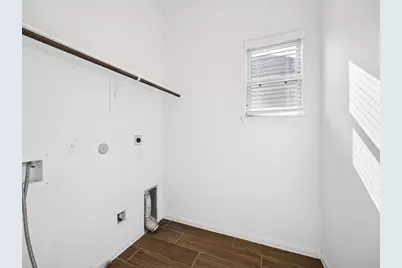 11903 Oakwood Drive, Mont Belvieu, TX 77535 - Photo 33