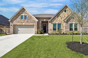 11903 Oakwood Dr, Mont Belvieu, TX 77535 - Photo 1