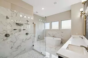 11903 Oakwood Dr, Mont Belvieu, TX 77535 - Photo 11