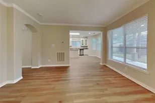 26871 Castlecliff Ln, Kingwood, TX 77339 - Photo 3