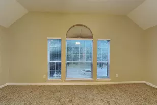 26871 Castlecliff Ln, Kingwood, TX 77339 - Photo 9