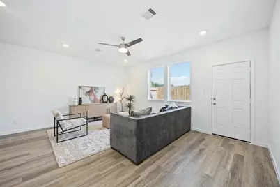 5930 Manning Oaks Street, Houston, TX 77091 - Photo 3