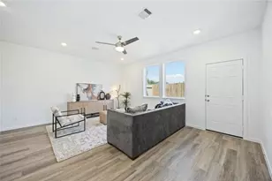 5930 Manning Oaks St, Houston, TX 77091 - Photo 3