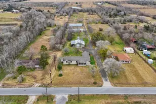 19645 Nordt Rd, Damon, TX 77430 - Photo 3