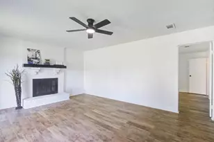 402 Tresvant Dr, Webster, TX 77598 - Photo 11