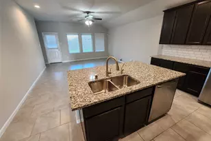 1310 Central Heights Dr, Missouri City, TX 77459 - Photo 9