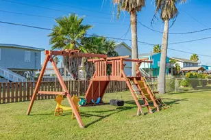 4006 Reeves Dr, Galveston, TX 77554 - Photo 13