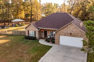 203 Lariat Ln, Livingston, TX 77351 - Photo 1