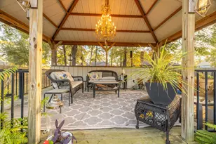 203 Lariat Ln, Livingston, TX 77351 - Photo 9