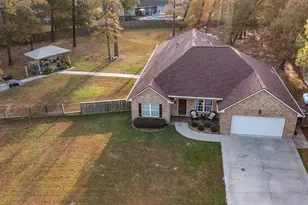 203 Lariat Ln, Livingston, TX 77351 - Photo 5