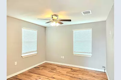 4606 Warren Way, Hitchcock, TX 77563 - Photo 11