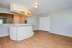 5405 Southlea St, Houston, TX 77033 - Photo 5