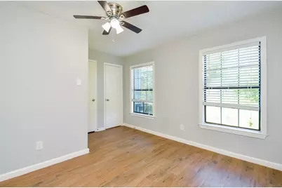 5405 Southlea Street, Houston, TX 77033 - Photo 25