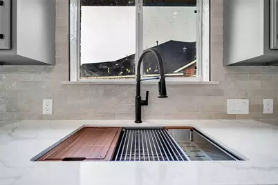 3906 Inglewood Circle, Missouri City, TX 77459 - Photo 11