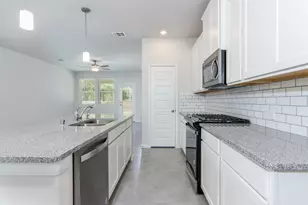18565 Meadow Point Ln, Conroe, TX 77316 - Photo 7