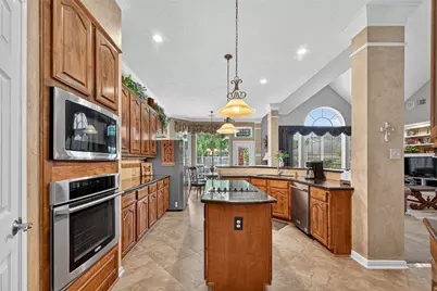 17107 Parsley Hawthorne Court, Houston, TX 77059 - Photo 17