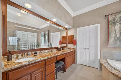 17107 Parsley Hawthorne Court, Houston, TX 77059 - Photo 41