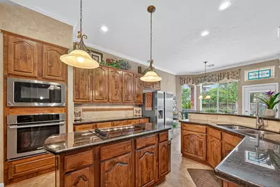 17107 Parsley Hawthorne Court, Houston, TX 77059 - Photo 19