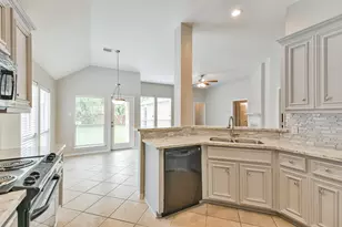 9623 Wakefield Village Dr, Houston, TX 77095 - Photo 11