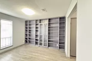 10721 Sandpiper Dr, Houston, TX 77096 - Photo 5