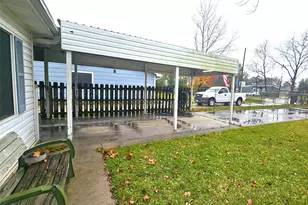 1315 E Main St, Humble, TX 77338 - Photo 3